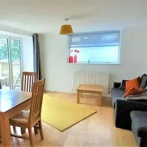 Appartement 2 Bedroom Victorian Garden Flat, Londres